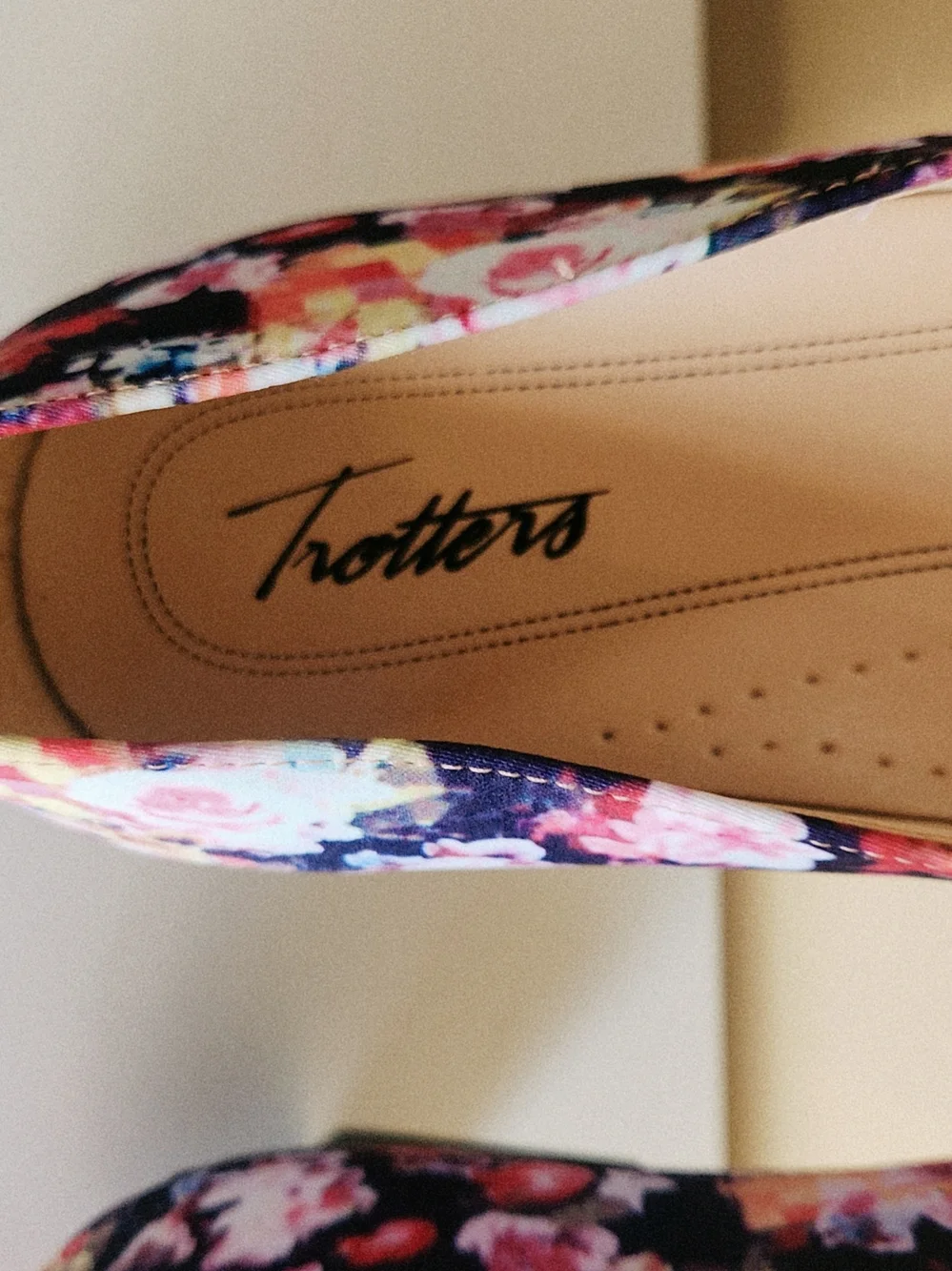 Trotters Floral Loafers- Pink Black Multicolor: 9M